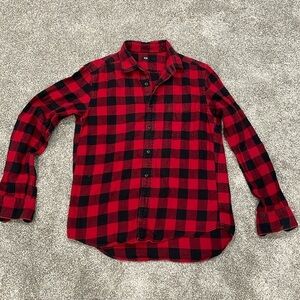 VGC Uniqlo Red / Black Plaid Button Down Shirt - Size Small